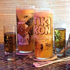 Tiki Kon USO (2016) Collins Glass